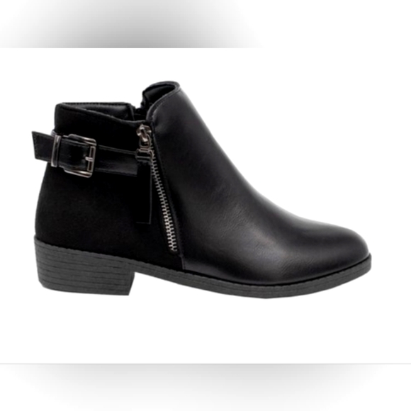 NWT Alexis Blendel Black Booties - Picture 1 of 6